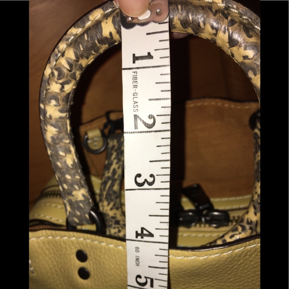 ⭐️⭐️2X HP⭐️⭐️ NWT 💯 Authentic Coach Rogue 25 w/ Snakeskin Handles - Picture 7 of 16